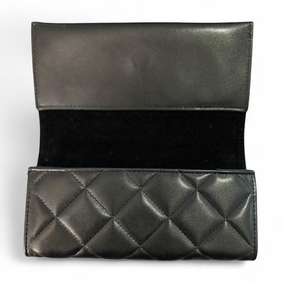 CHANEL Black Quilted Sunglasses Case Pocket Book Card Holder Organizer - Picture 3 of 7